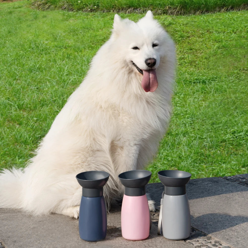 Pockoo WoofBottle™ – Draagbare waterfles voor honden (600ml) | Ideaal voor wandelen & reizen